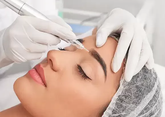 Permanent Make-up entfernen im Friseursalon in Istanbul Taksim