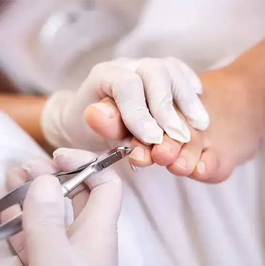 Eingewachsene Nägel im Friseursalon in Istanbul Taksim