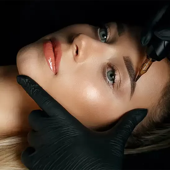Microblading im Friseursalon in Istanbul Taksim