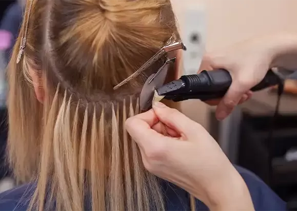 Nanoring Extensions im Friseursalon in Istanbul Taksim