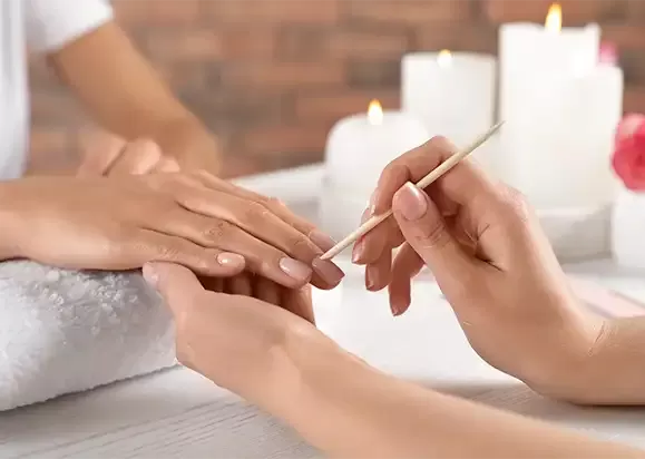 NMP Maniküre im Friseursalon in Istanbul Taksim