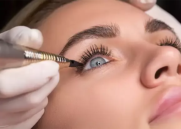 Permanent Dipliner im Friseursalon in Istanbul Taksim