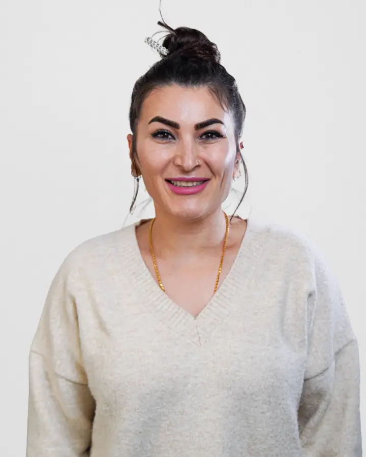 Semra, Kosmetik und Nägel im Salon in Istanbul Taksim