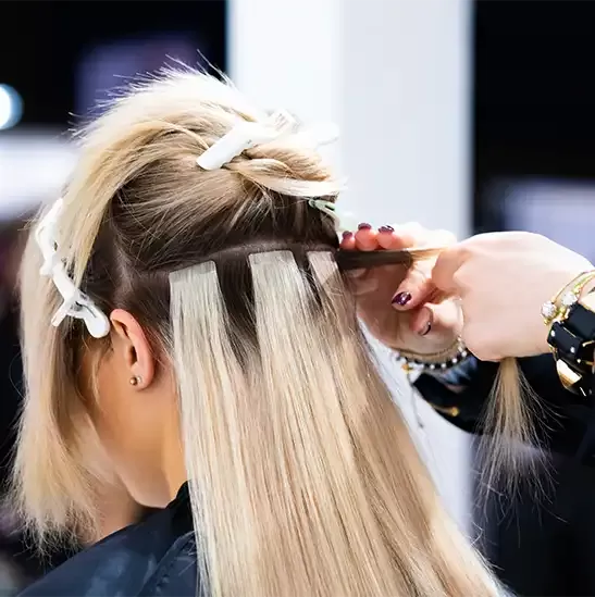 Tape Extensions im Friseursalon in Istanbul Taksim